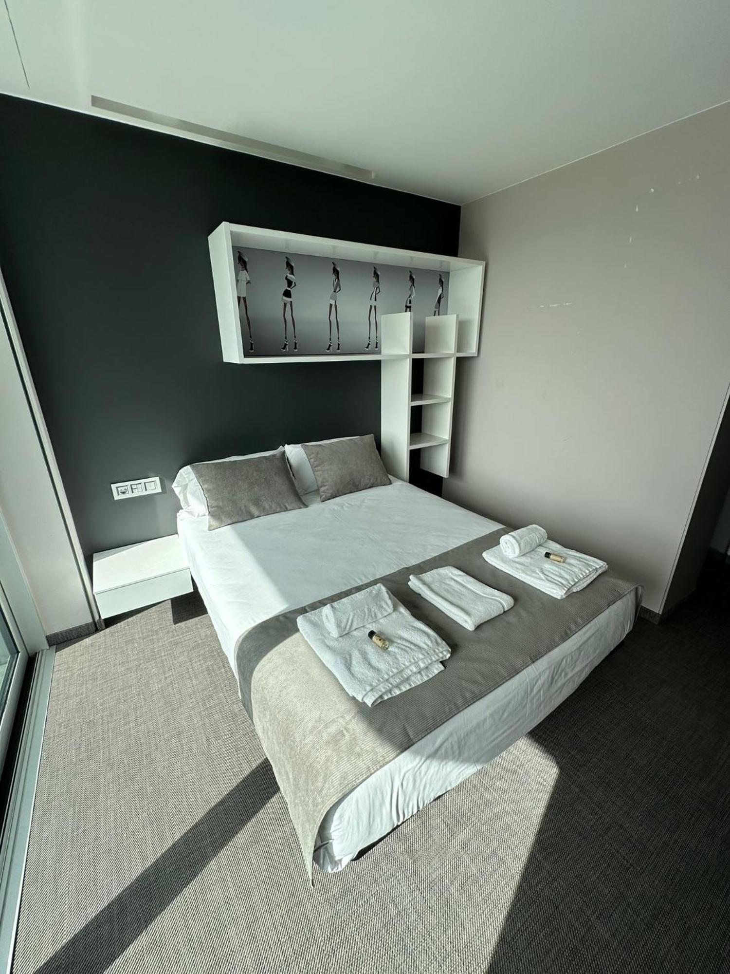 Villa Tres Prismas Exclusive Sarria Exterior foto