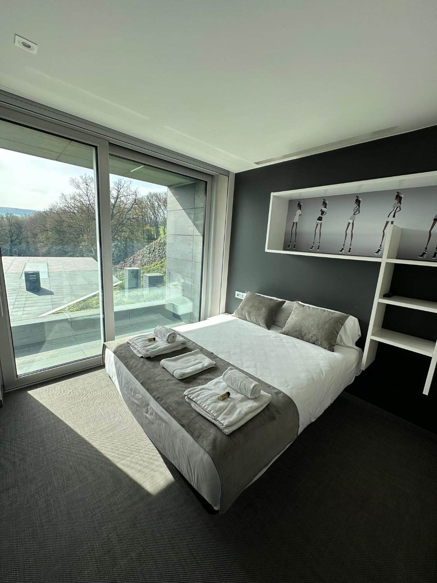 Villa Tres Prismas Exclusive Sarria Exterior foto